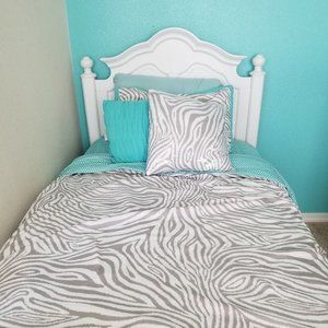 Twin Zebra Print Reversible bed-in-a-bag
